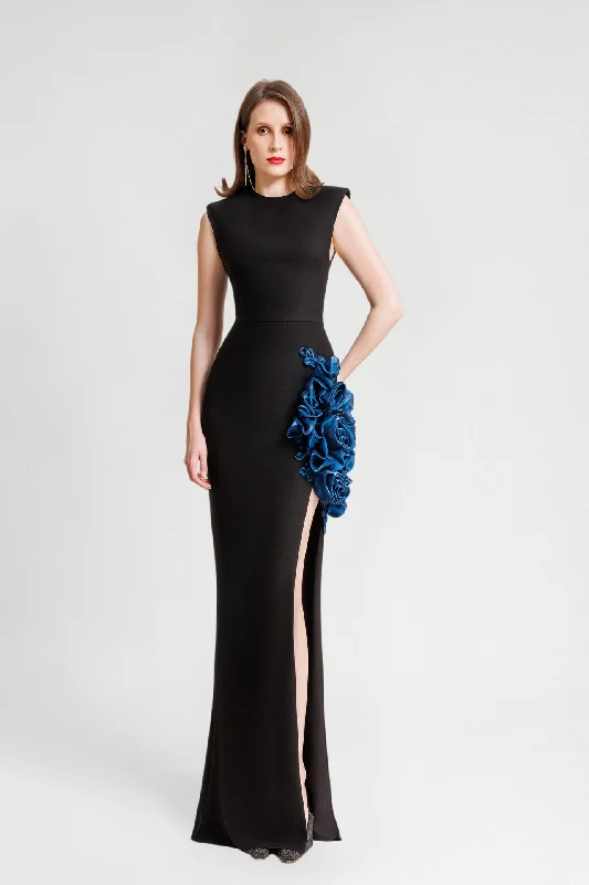 Sleeveless crepe dress with floral draping