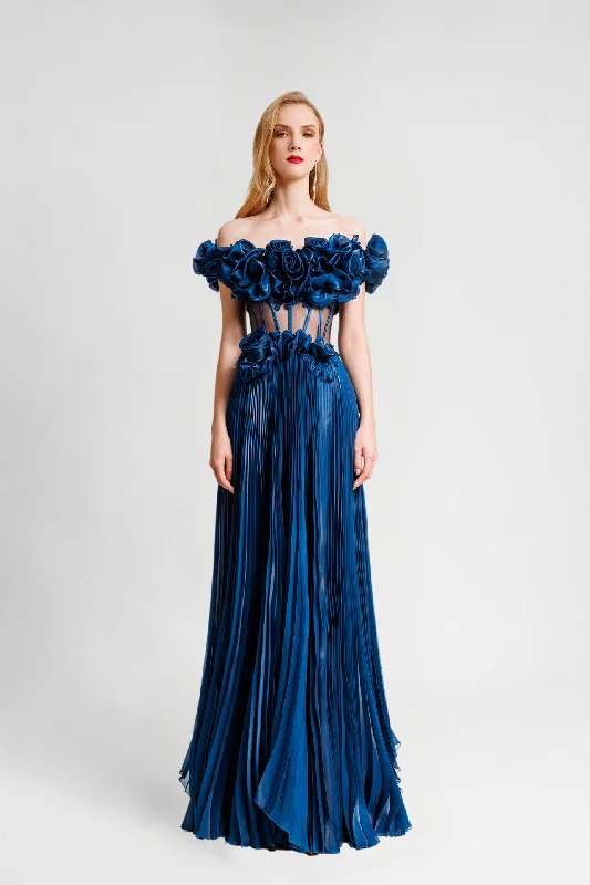 Off shoulder floral pleated dress