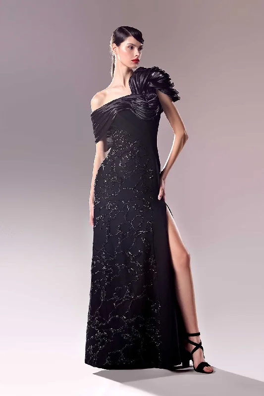 Asymmetric neckline embroidered dress