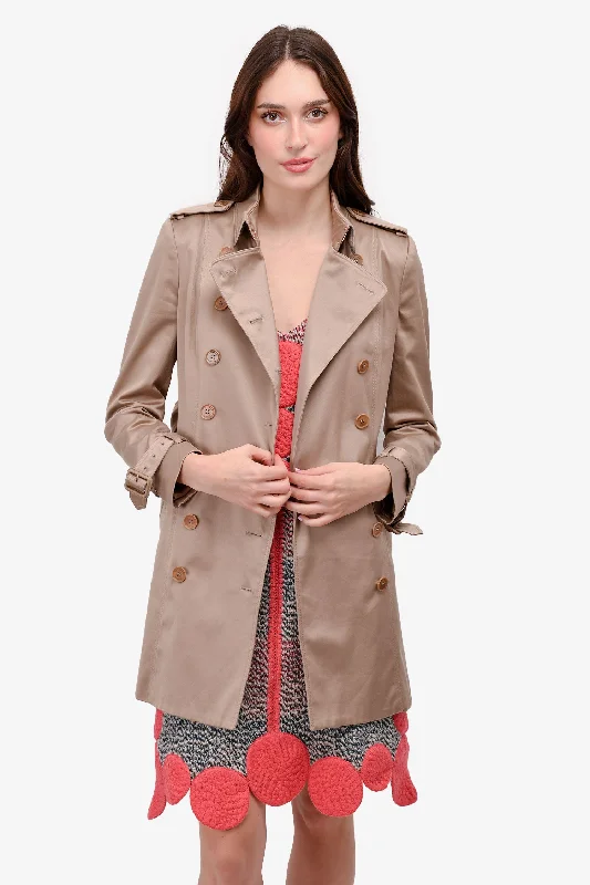 Burberry London Beige Satin Sheen Trench Coat Size 8 Fashionable Pleated Trench Coat Burberry London Beige Satin Sheen Trench Coat Size 8 Fashionable Pleated Trench Coat