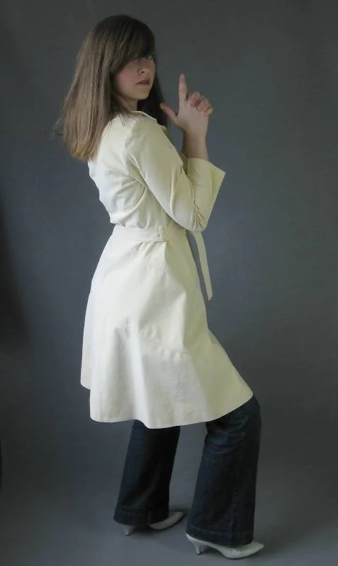 Women's 70s Trench Coat Mod Vintage Spy Girl White Ultra Suede Medium Samuel Robert VFG Stylish Belted Trench Design